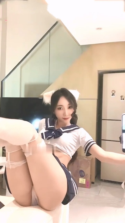 抖音御姐网红 不知名 付费定制视频 情趣内衣跳骚舞托胸狂揉 扭臀顶胯肉浪层层翻滚！1V43分W1669