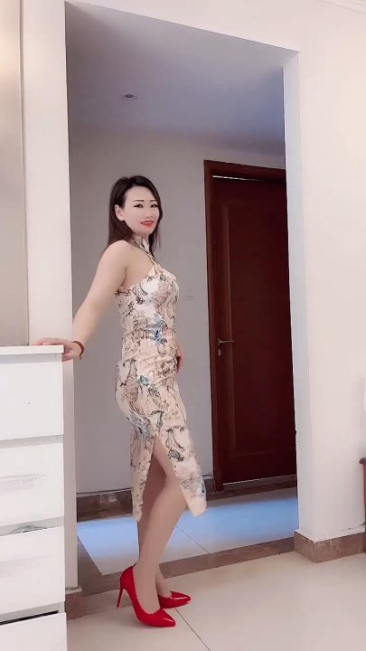 快手-辣菇凉三姐(31V)