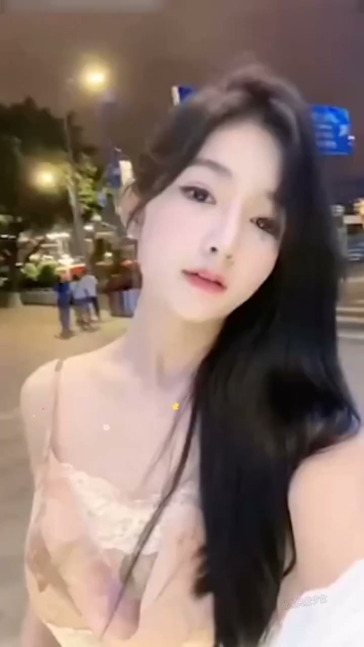 秀人网女神【谭小灵】大尺度互动 15分钟 300M