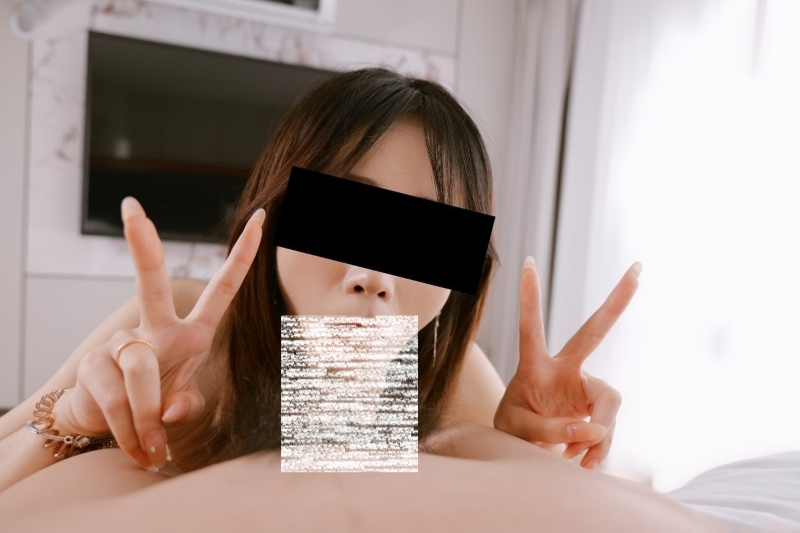 23180920382