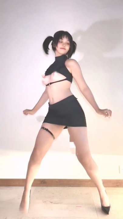 推特反差母狗 玉米 裸舞新篇 黑色紧身包臀裙勾勒完美曲线 上下抖胸肆意狂甩 动作骚到骨子里！1V5分W1768