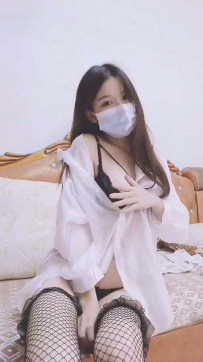 抖音颜值少妇【七月公主】裸舞紫薇 20V 1小时54分 1.2G