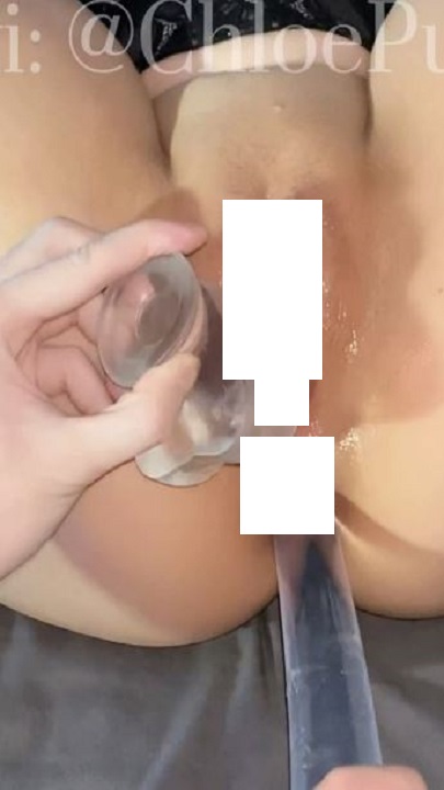 超级女神【ChloePussy69】高价付费福利，SM调教露出喷水应有尽有9V(3-2)