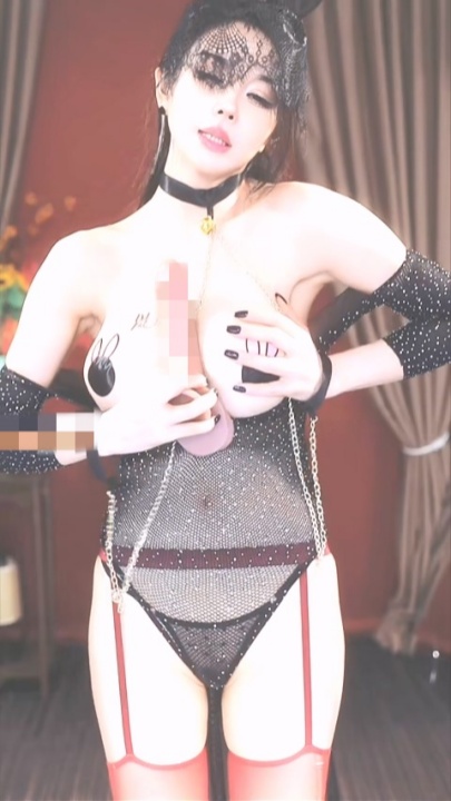 #网易CC #温凉大尺度 颜值美女 情趣 裸舞 道#具自慰 3V15分W1925